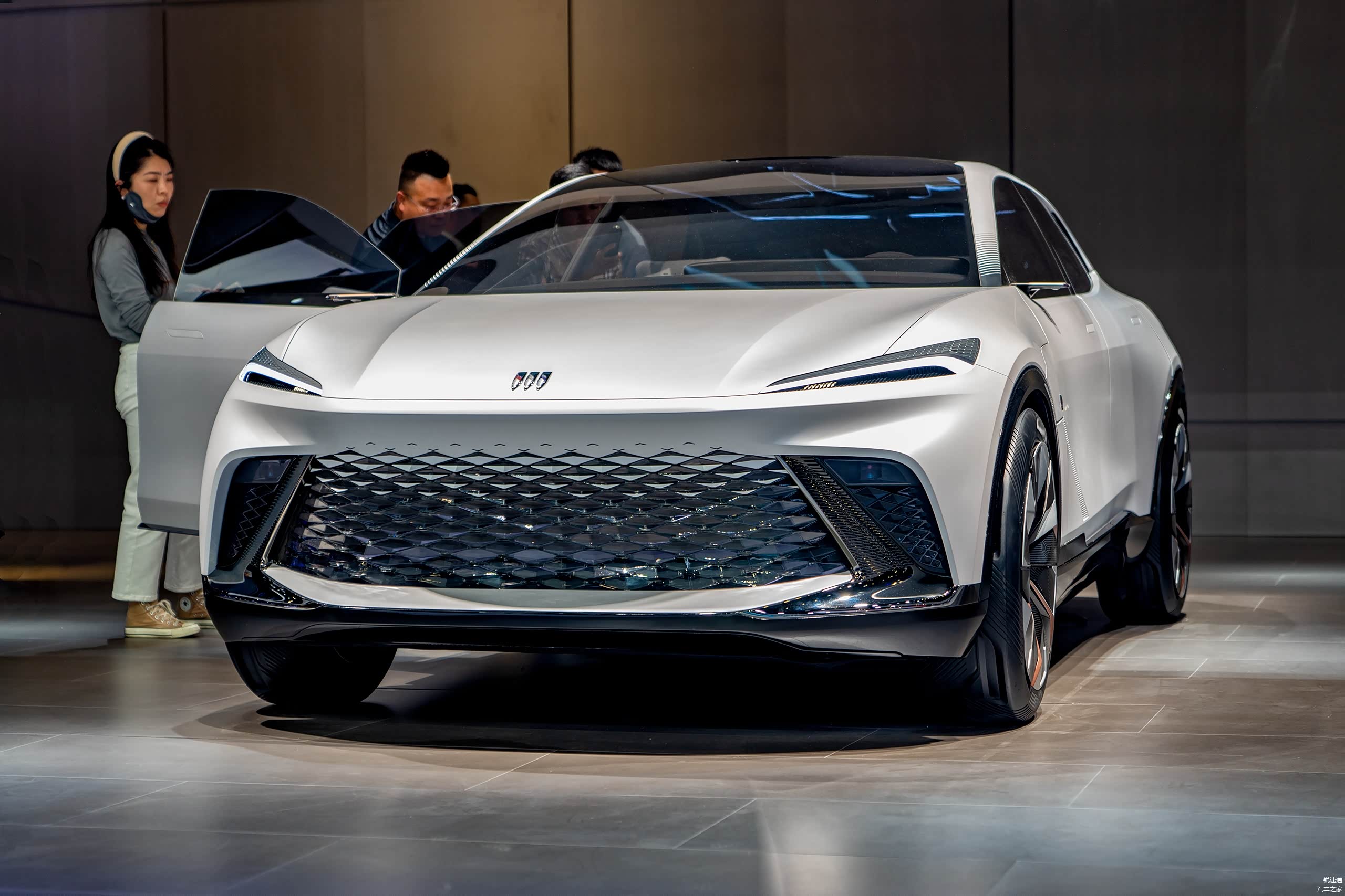 别克 electra X纯电概念车