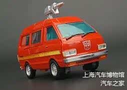 铁皮的玩具车辆形态