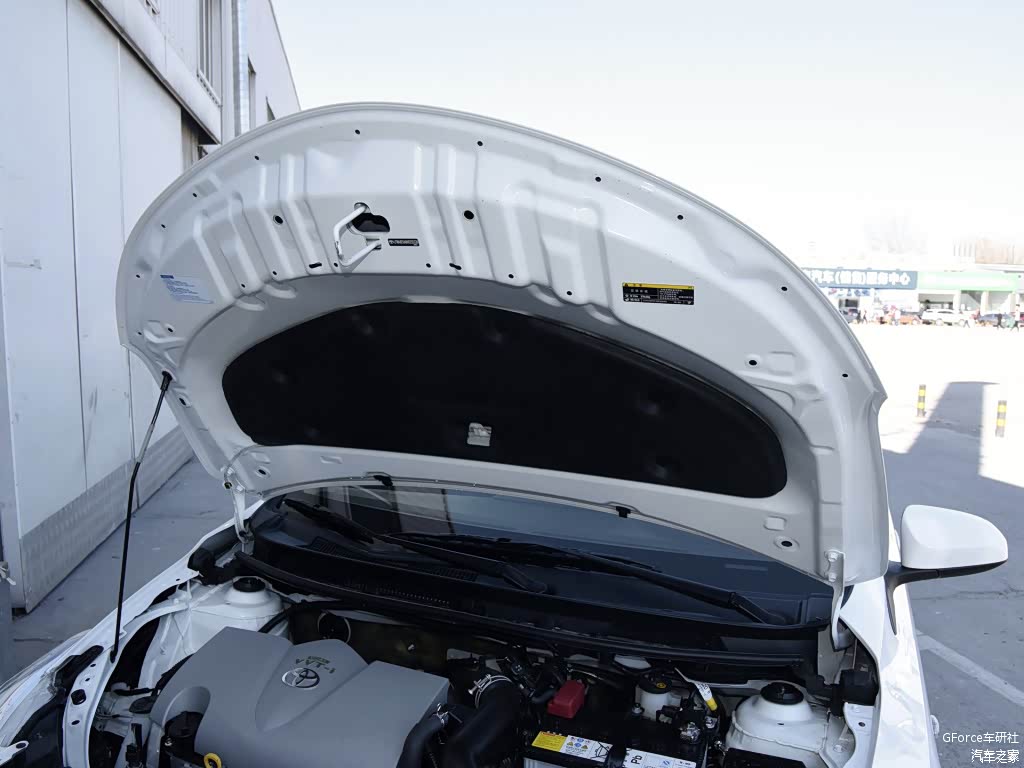 发动机隔音棉为标配