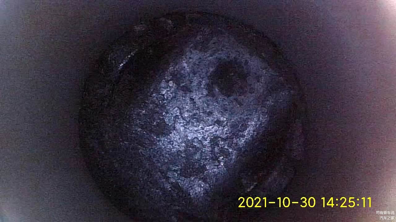 6缸一样很严重的积碳，唉，没想到是这样的结果，早知道就早点清洁油路了