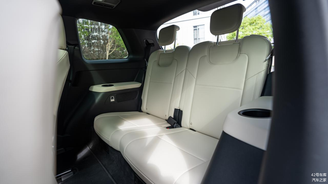 理想 ONE 的第三排