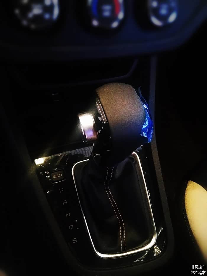 宝骏360的发动机与310W是一样的，但自动挡提供CVT车型供选择，驾驶感觉更平顺更轻松
