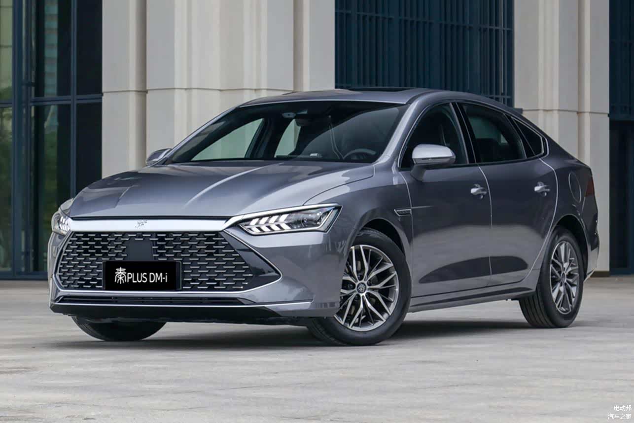 搭载比亚迪DM-i混动系统的比亚迪秦PLUS DM-i