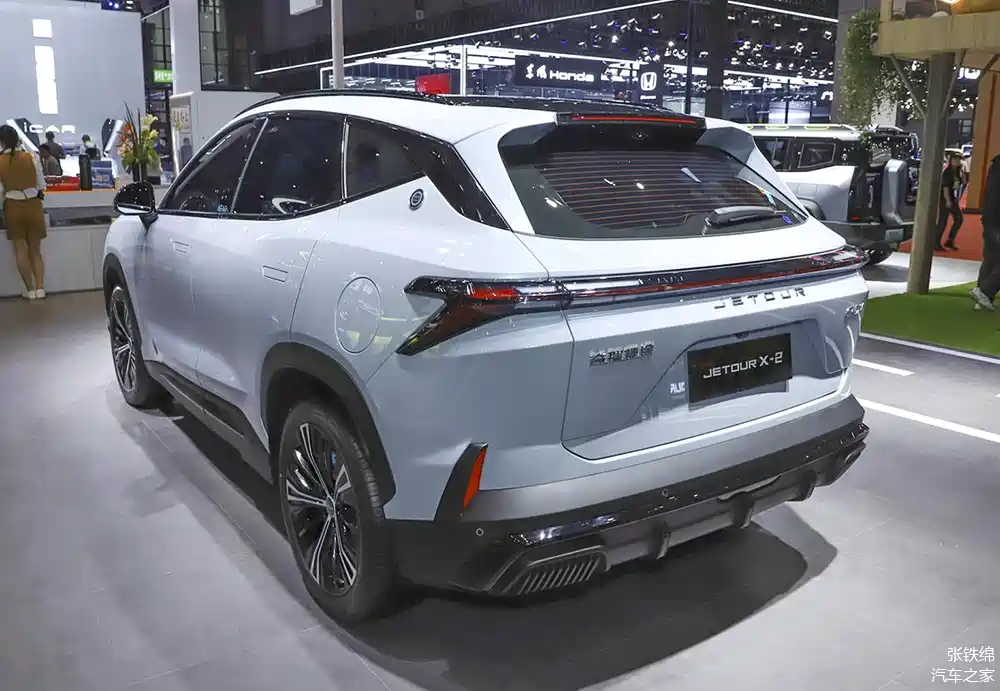 奇瑞捷途全新suv.定名为山海l6.全新设计风格.外观很年轻运动