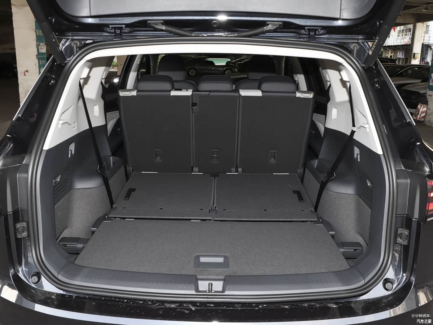 ID.6 CROZZ五座状态的后备厢