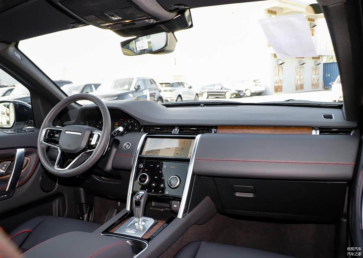 （现款路虎发现运动版内饰图）