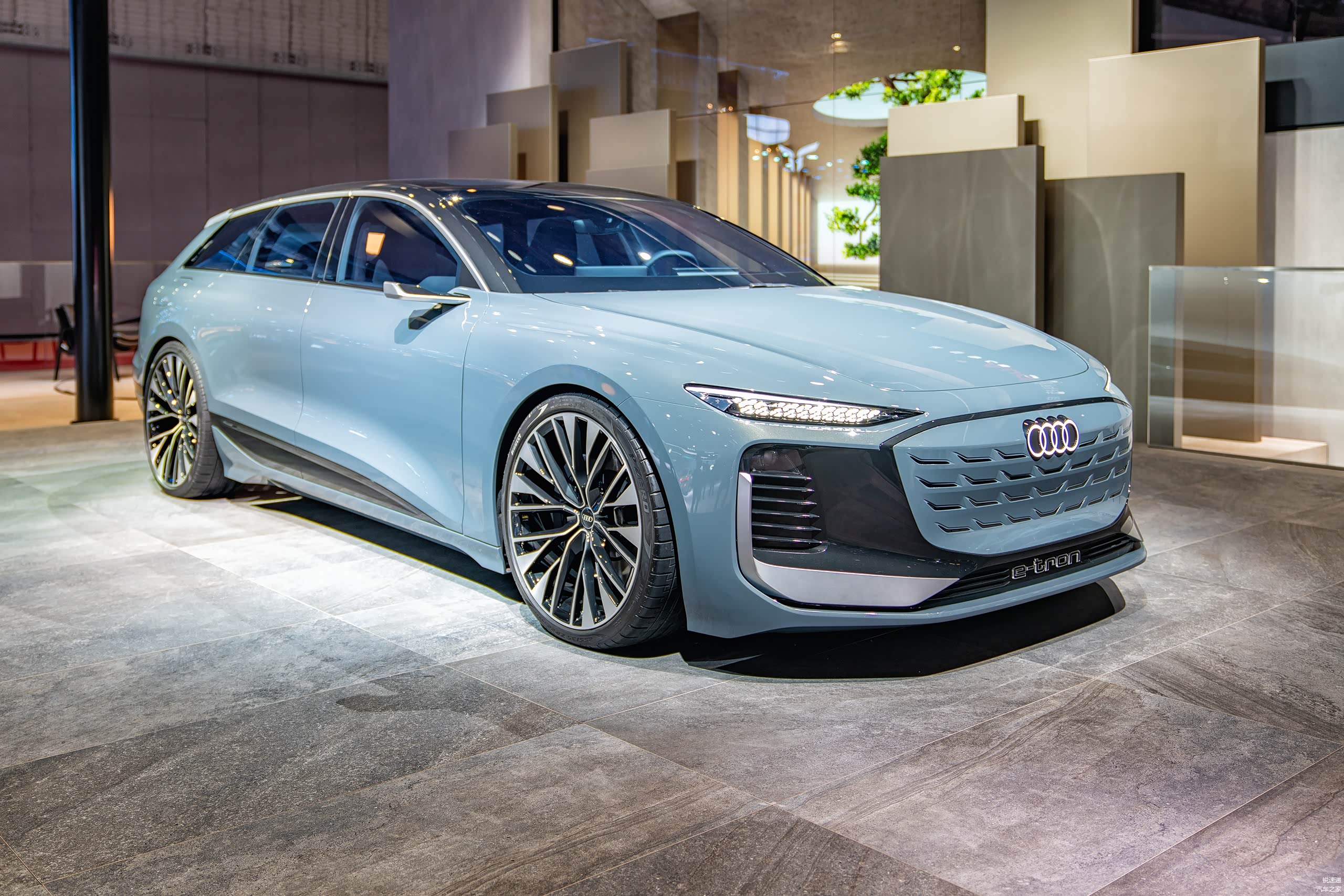 一汽奥迪展出的奥迪A6 Avant e-tron 纯电概念车