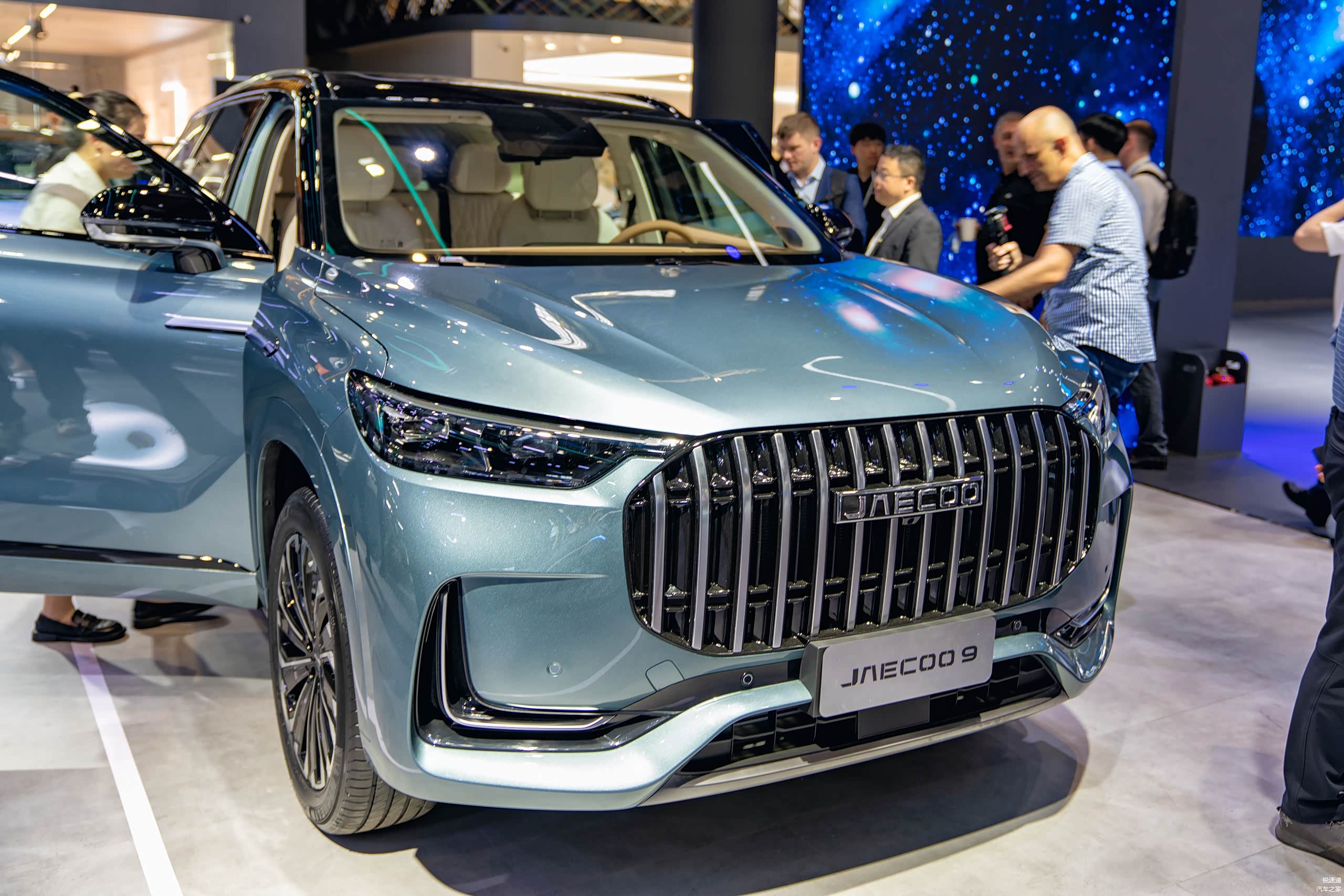 奇瑞瑞虎9受到的大量海外媒体和友人的围观