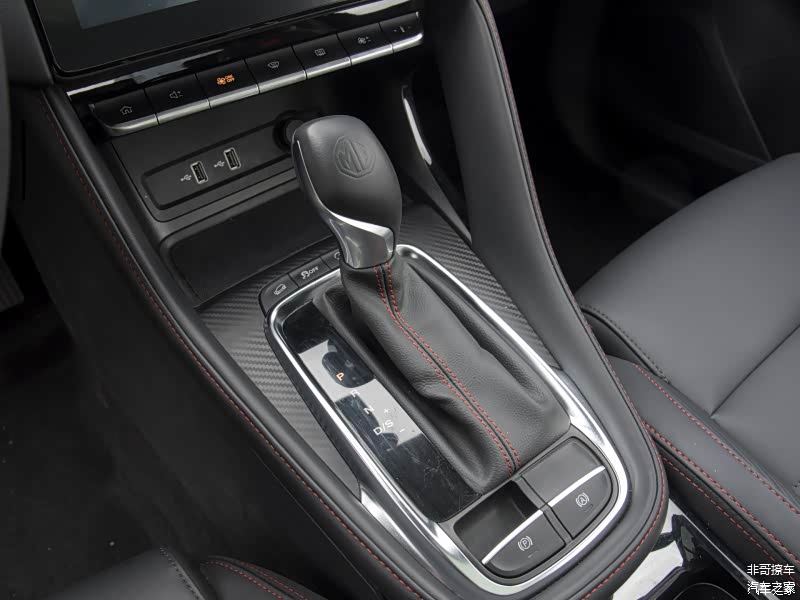 1.5L搭配CVT主打平顺，1.3T搭配的爱信6AT只要8.51秒破百，性能极其出色