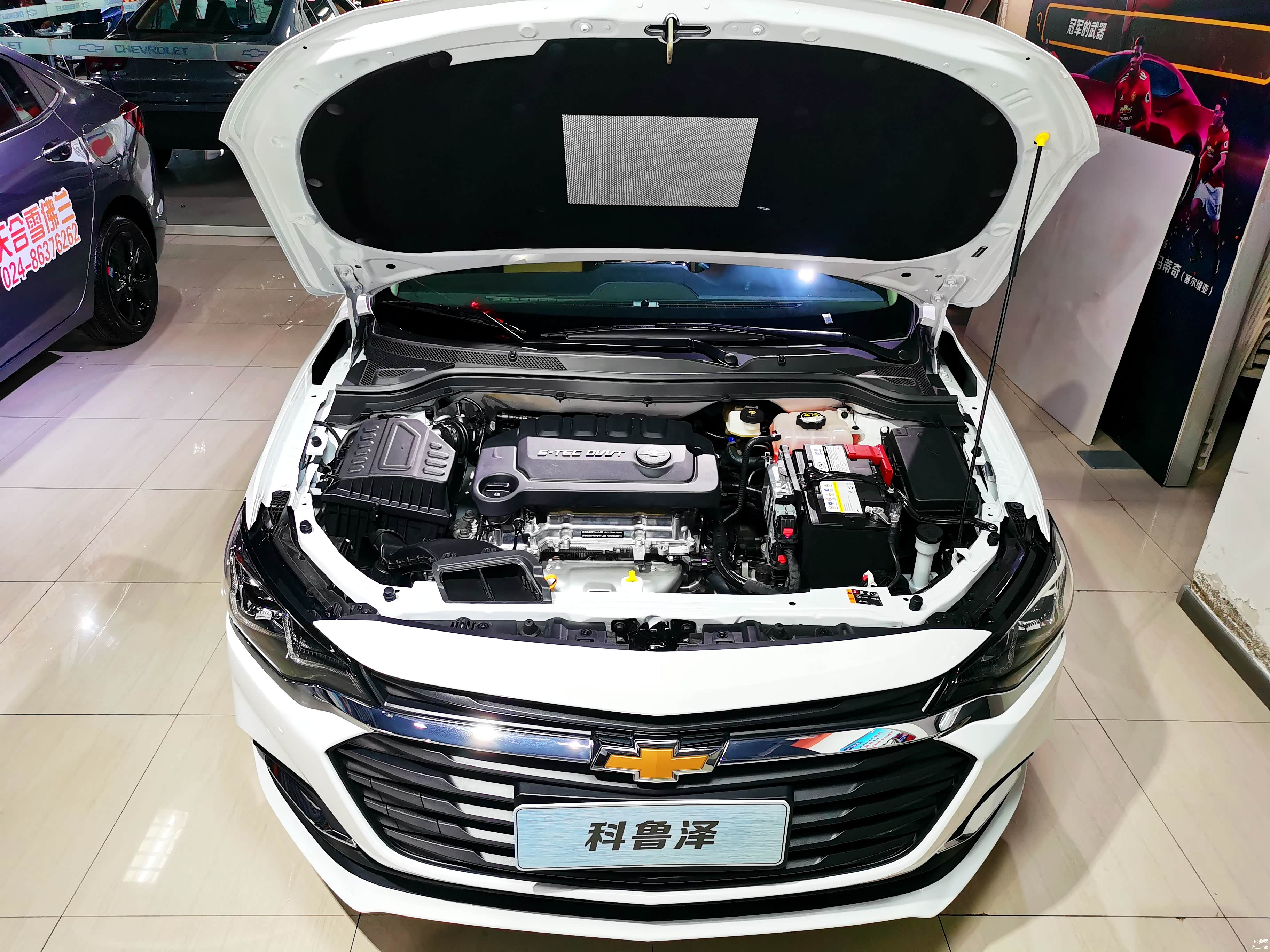 打开引擎盖发现布局也是比较工整的