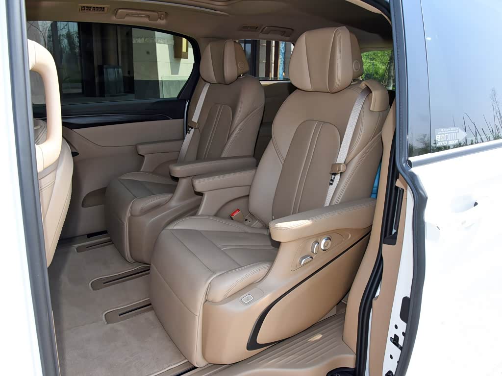 配图为ES陆尊 653T 旗舰型