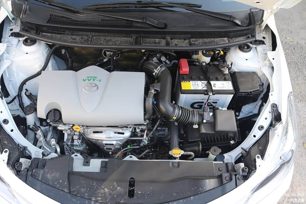 1.3升直列四缸发动机