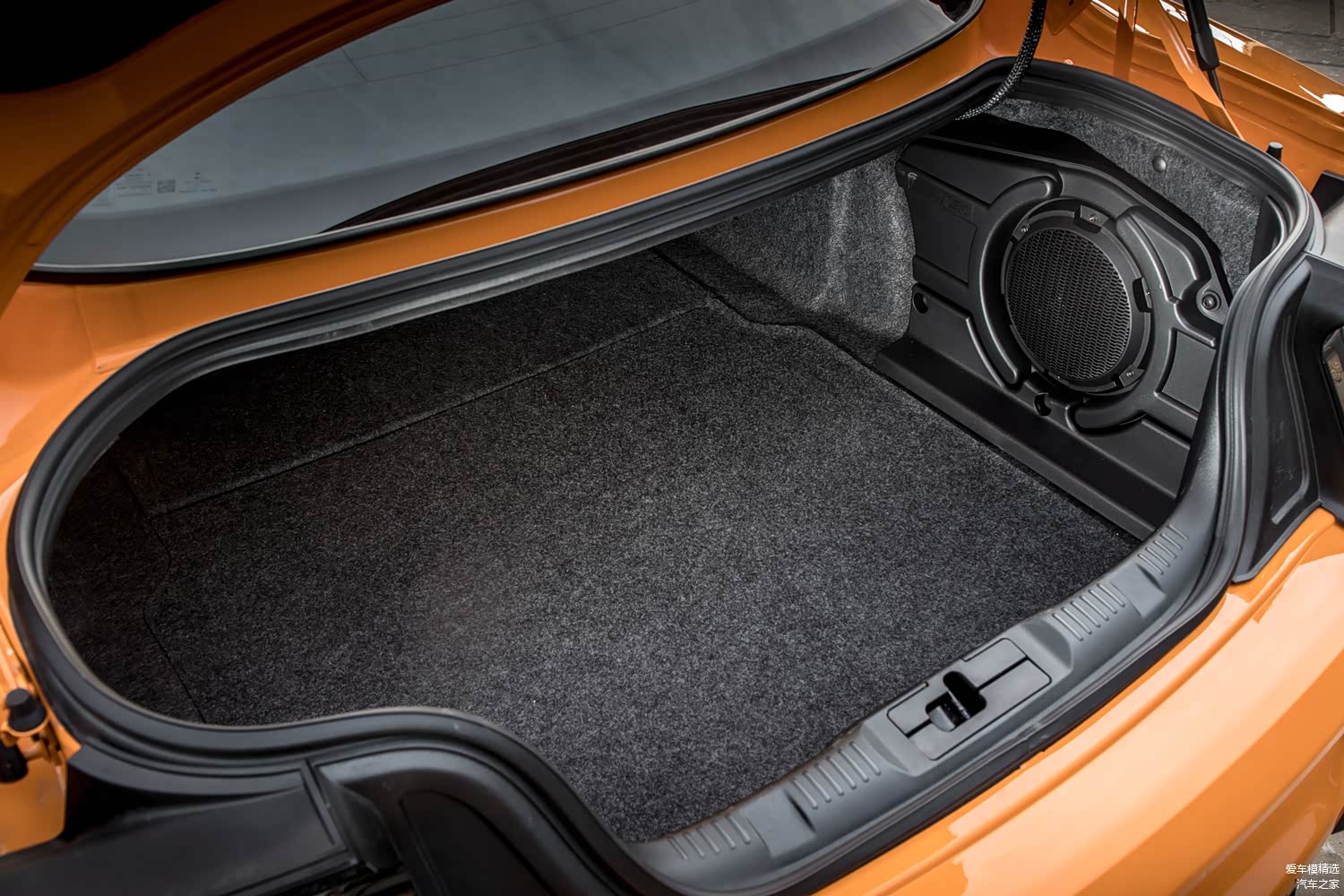 实车参考图（Shaker 音响为选装）