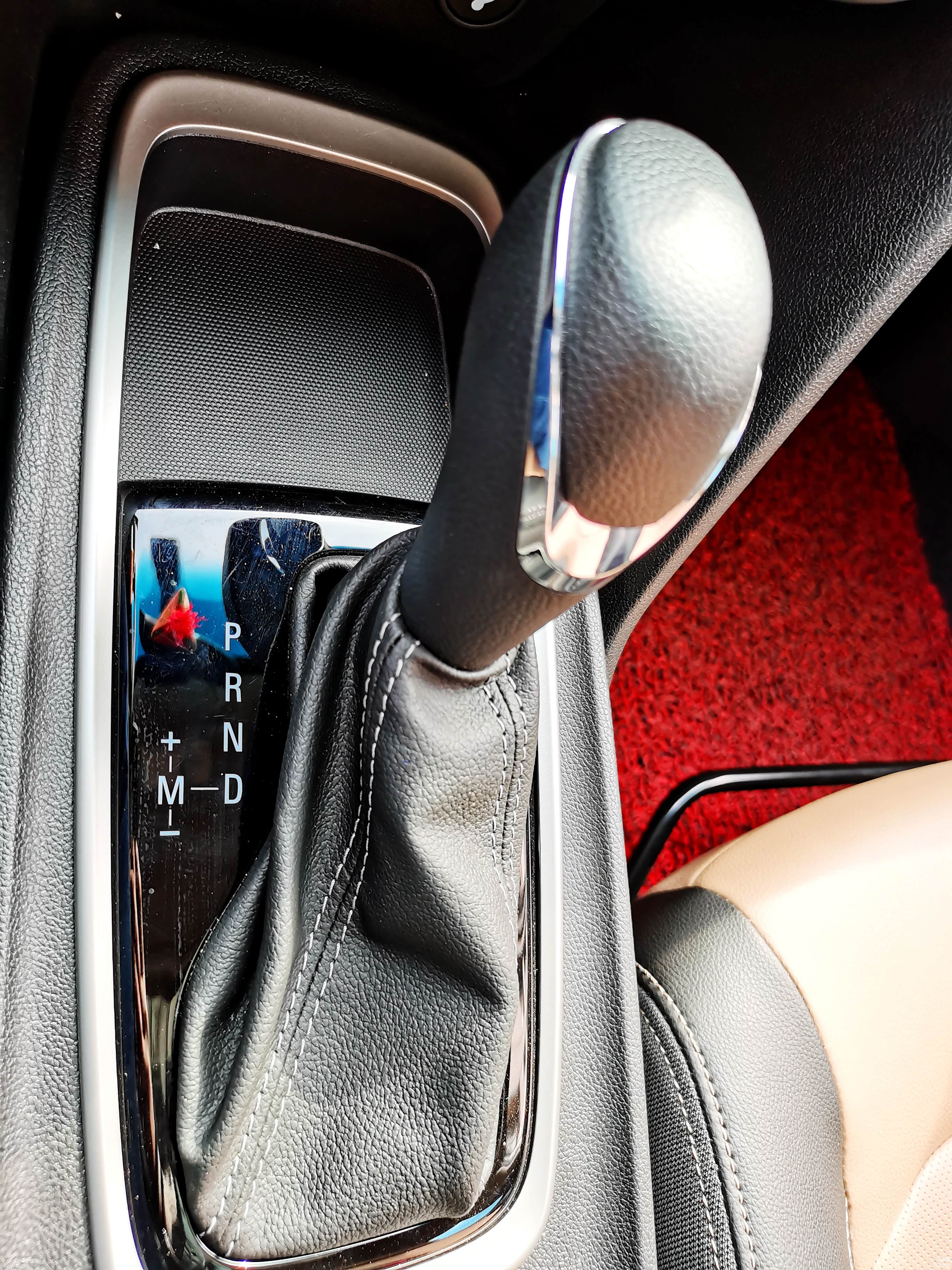 6挡位的手自一体变速杆