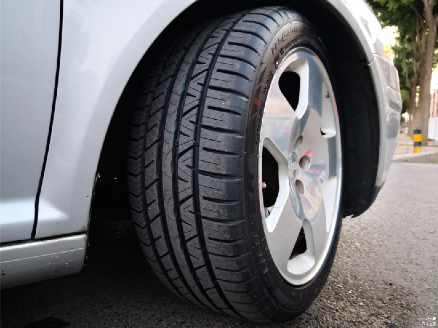 固铂轮胎 驭风RS3-G1 接地面积