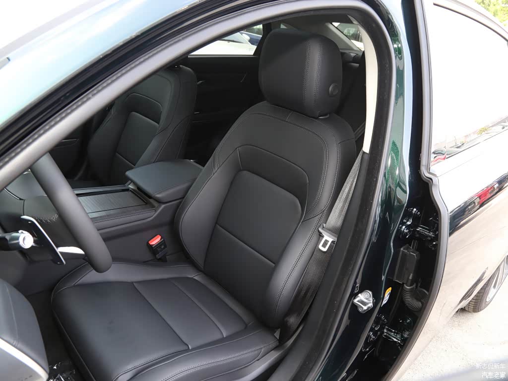 配图为2021款 XFL 2.0T P200 两驱精英豪华版