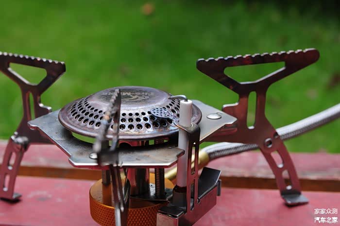 炉具设计的精致大方，小巧玲珑……