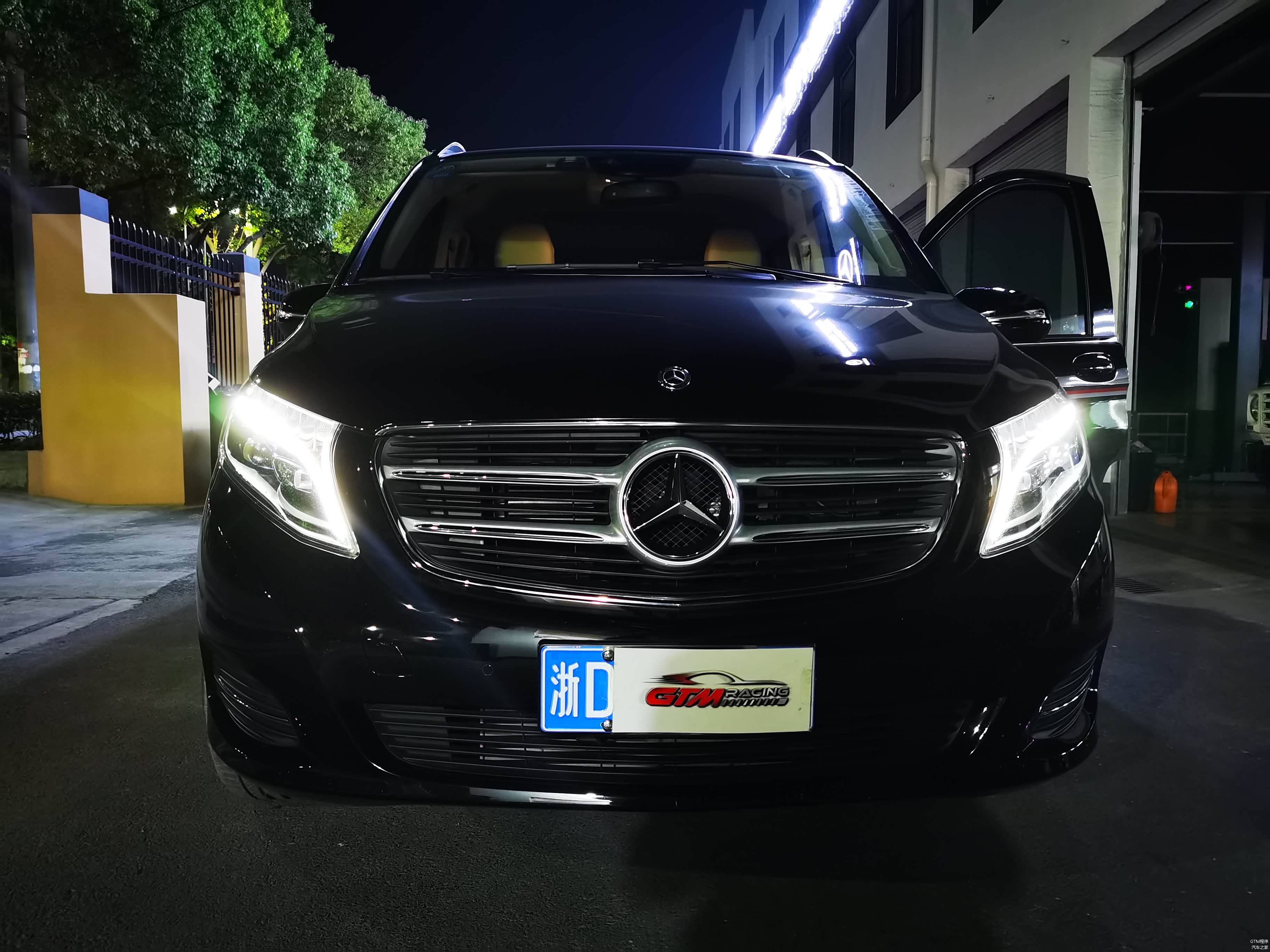 从外观来说，绝对是一个“西装正徒” 而不是一个“西装暴徒”