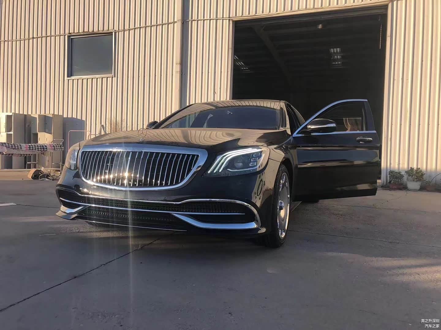 迈巴赫S560外观大气