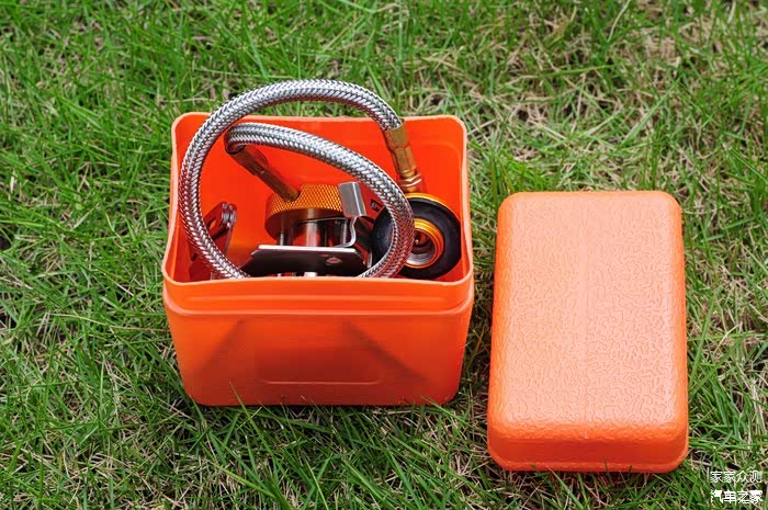 打开收纳盒盖子，炉头就在里面啦[嘻嘻]