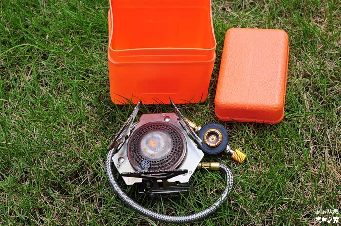 拿出炉头，整个炉头尺寸也小到难以想象……