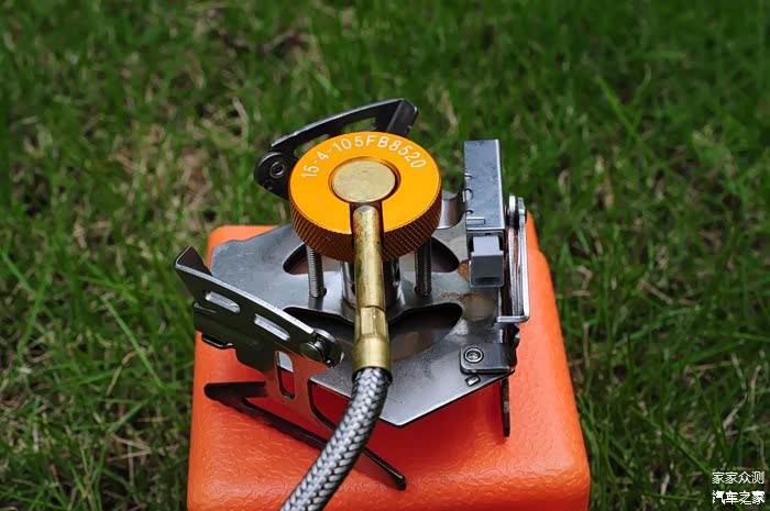 炉头底部的铜材质依旧光亮如新……