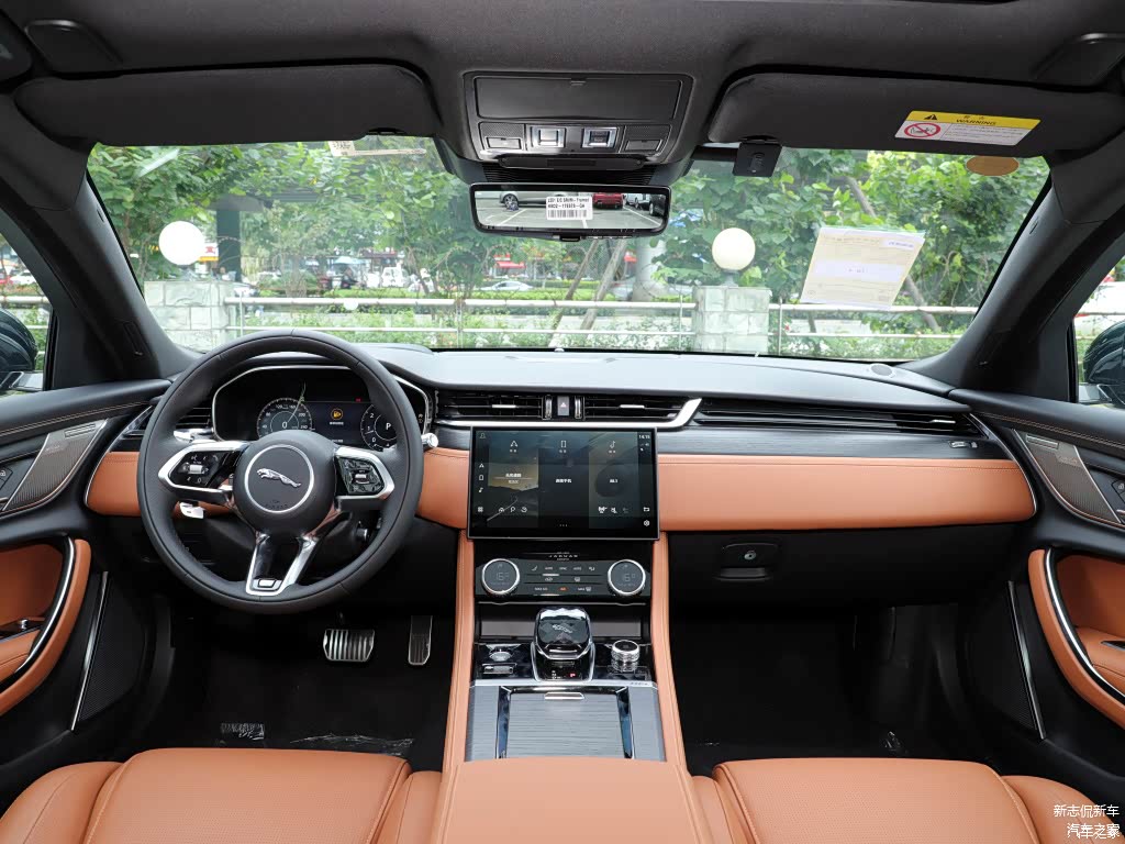 配图为2021款 XFL 2.0T P300 四驱旗舰运动版