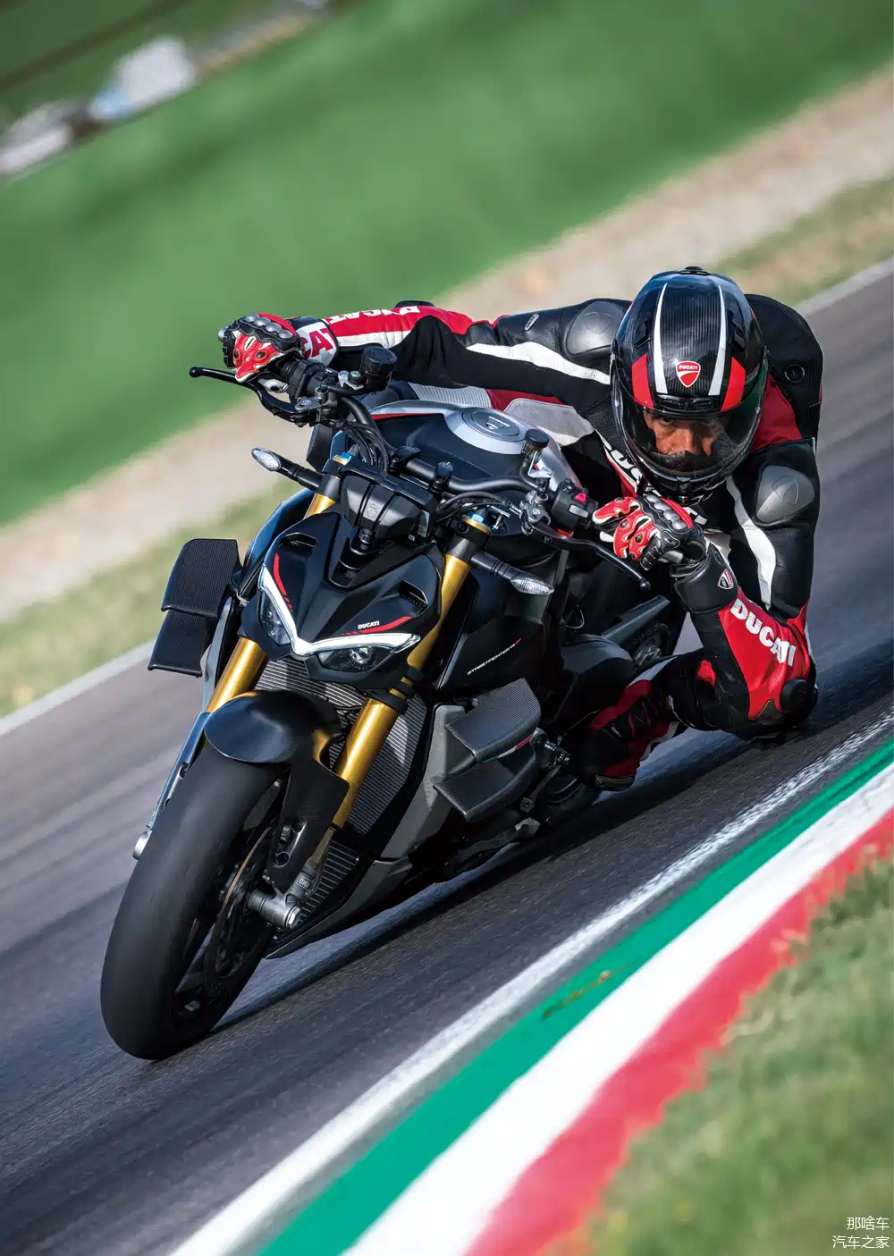 新款杜卡迪街霸 streetfighter v2:激情再升级,极速霸道