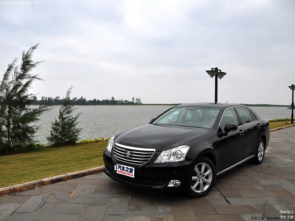 第13代皇冠/引自汽车之家图库