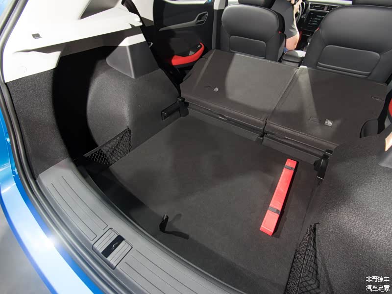 新ZS的行李箱底板可分层放置，灵活性实用性都很高