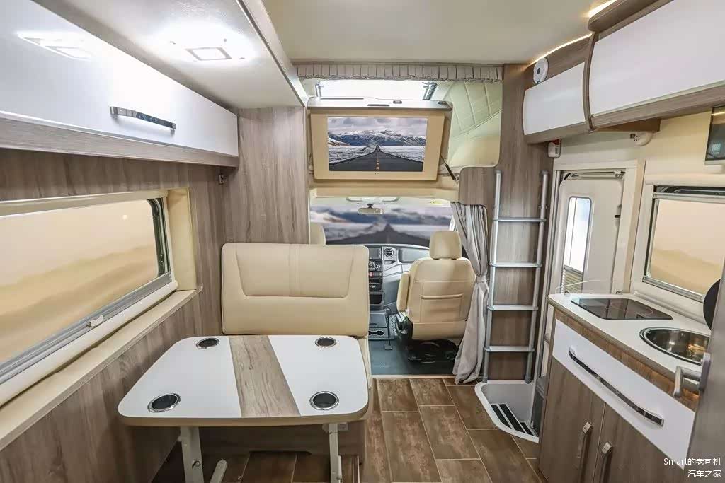 格林卡诺依维柯C型房车