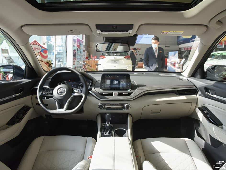 ▲天籁内饰相对保守