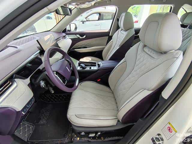 魏牌拿铁DHT的前排座椅