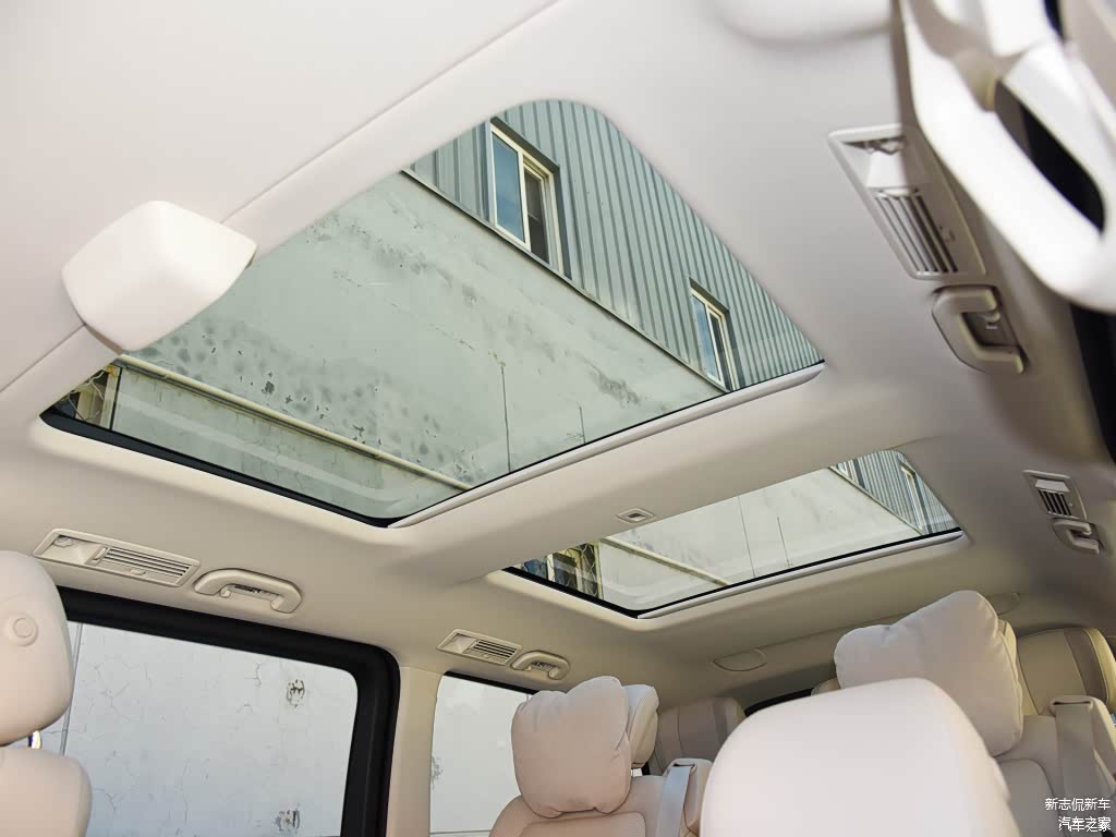 配图为V 260 L 长轴距豪华版