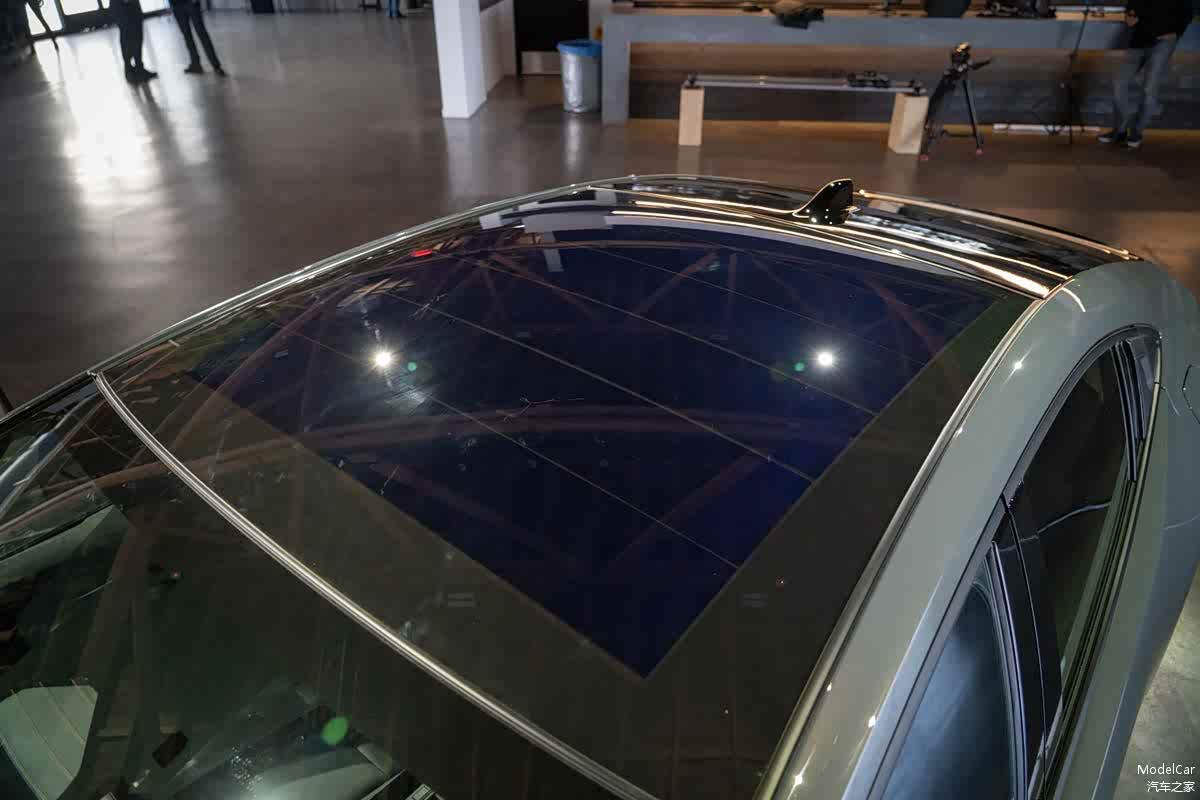 选配的全景天窗，价格1000美元