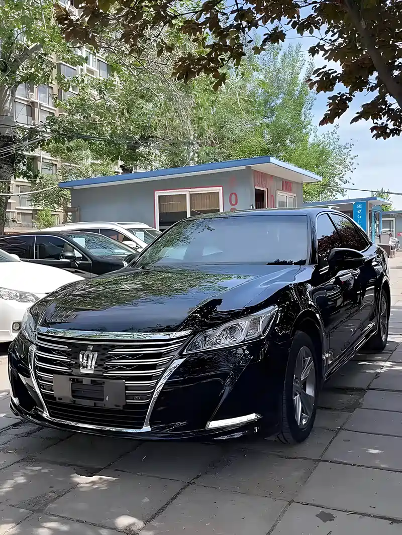 2015年皇冠2.0t 九万多公里实表 全车原版