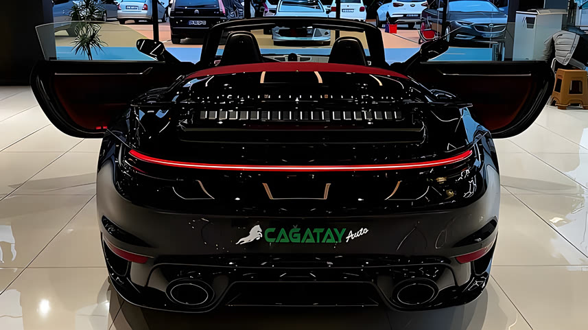 保时捷911turbos到货打开无框车门才是惊艳的开始