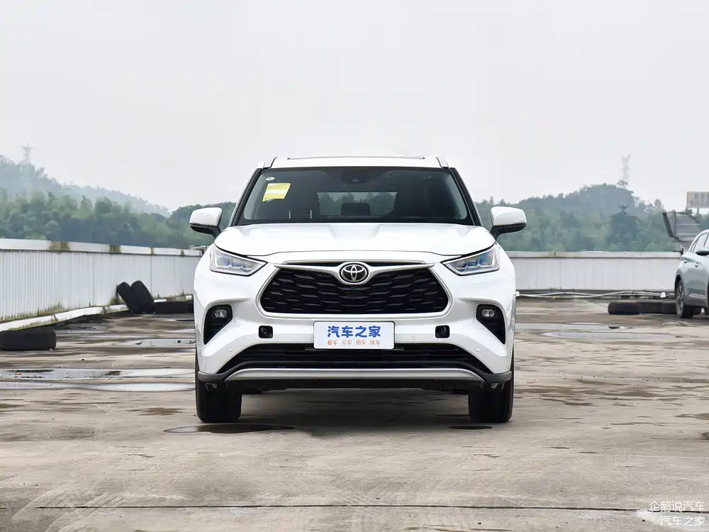 丰田汉兰达,以其流畅而富有张力的线条设计,重新定义了中型suv的运动