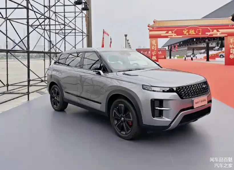 "路虎味"越发浓郁!全新奇瑞瑞虎7运动版实车现身