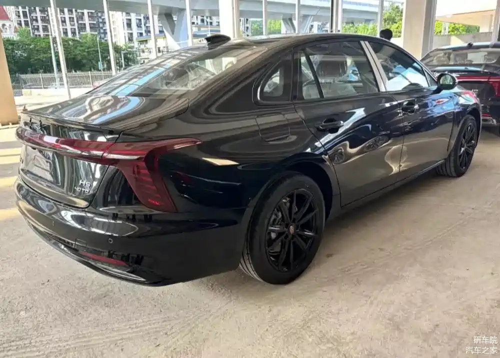 黑色涂装动感,新款红旗h5正式到店,多种动力选择,价格有调整?