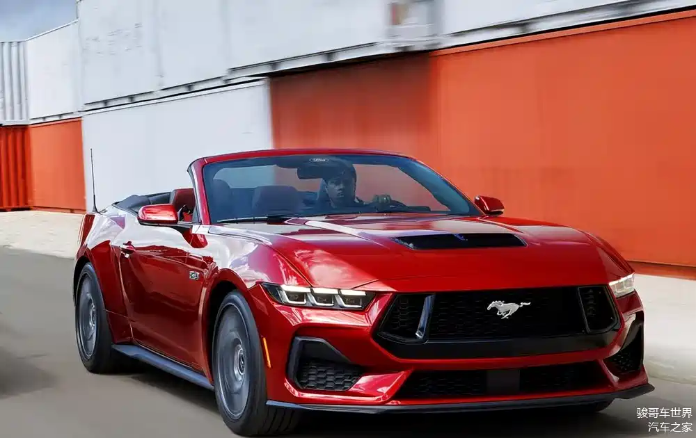 大改款福特野马gt首次亮相,5.0t 肌肉线条 升降尾翼,新潮又犀利