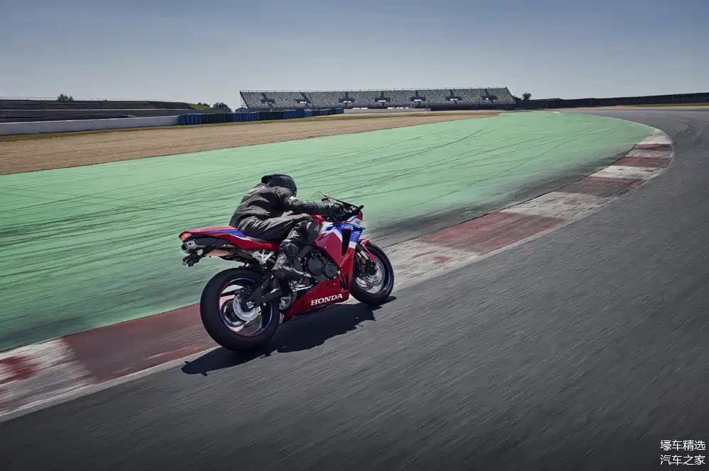 本田推出三款配备"e-clutch"的cb系列摩托车