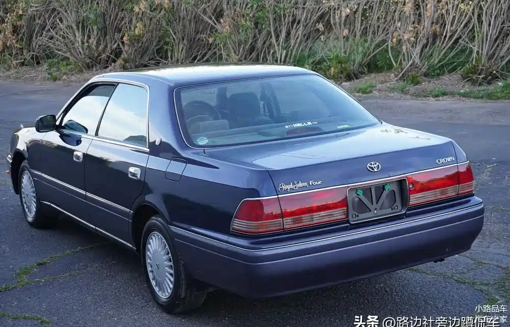 90年代梦中神车1997年款丰田皇冠轿车