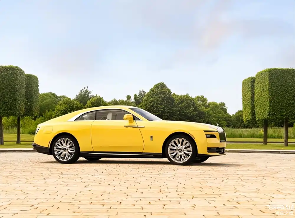 劳斯莱斯电动车,车长5453mm,双门四座布局,585马力,加速4.5s