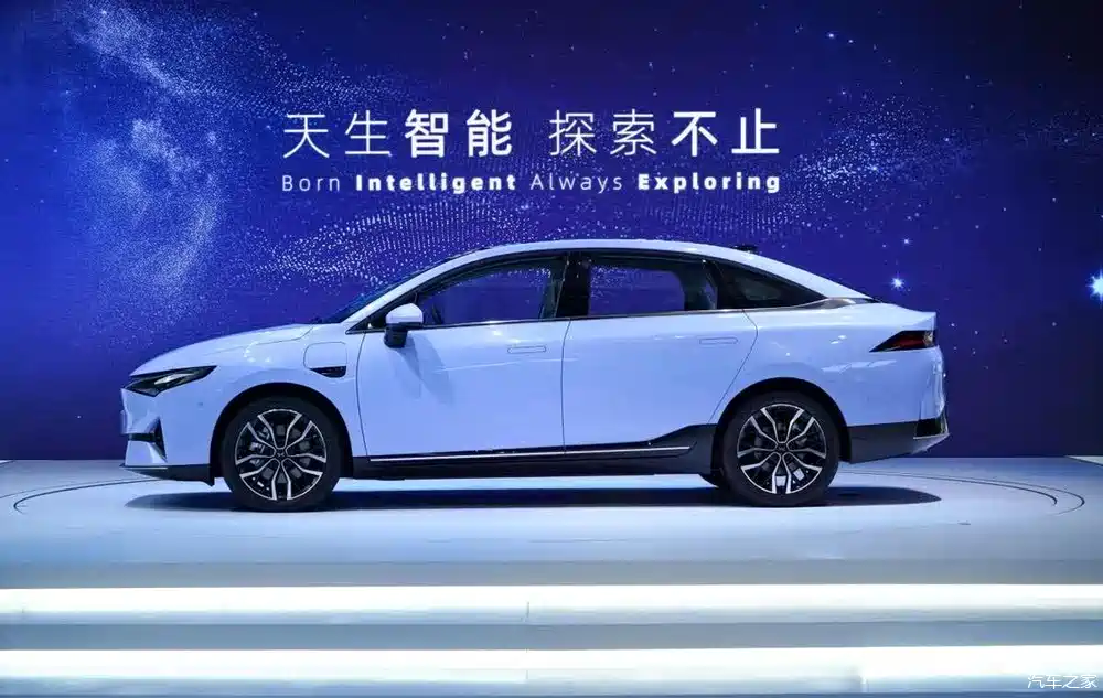 零百加速7.5s,起售价16.47万元,小鹏p5新增4款车型上市