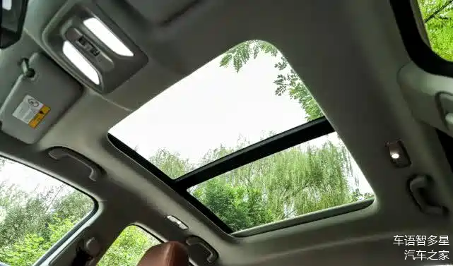 仅售6万多!百公里5个油,轴距达2米7还有全景天窗,轩逸也不香了