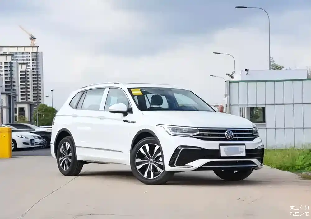 凯迪拉克全新xt4强势而来,年轻人喜的一批!