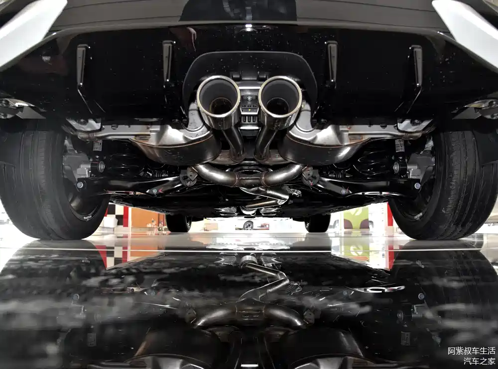 空间很大,底盘有点软,带你看两厢本田思域_车家号_发现车生活_汽车之