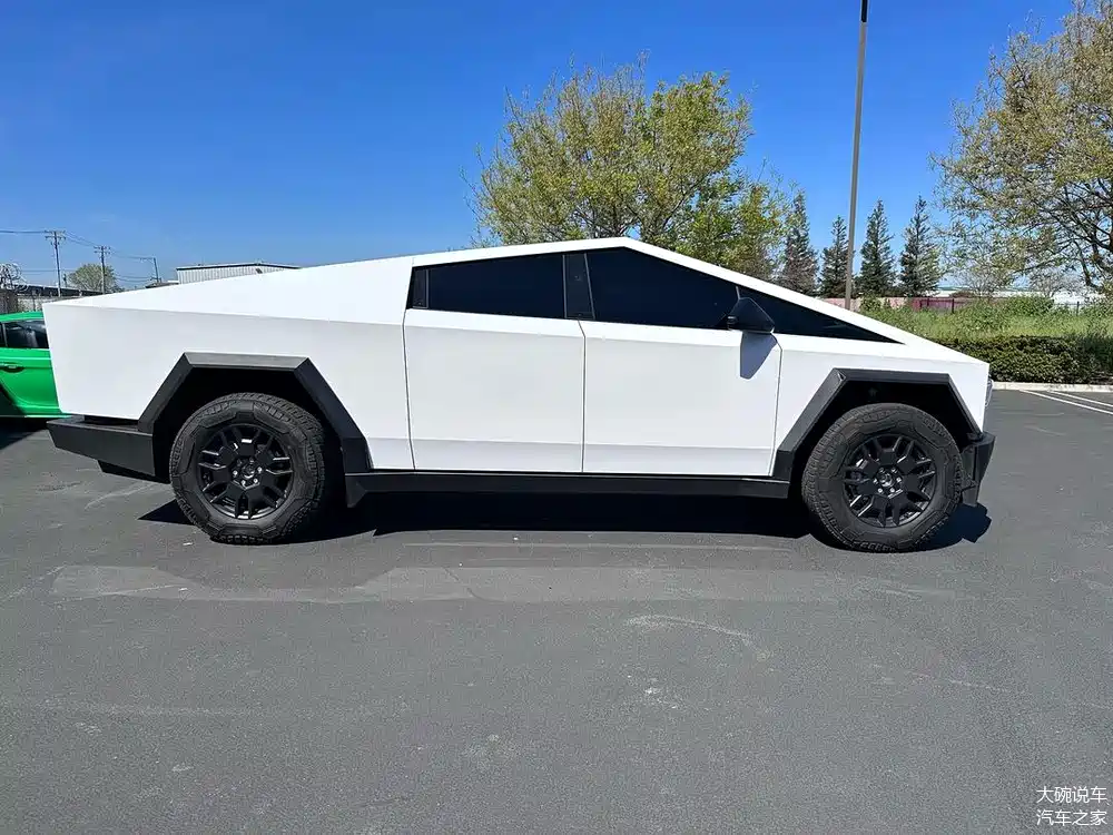 全新特斯拉cybertruck 设计独特 非常帅气 惊艳的造型_车家号_发现车
