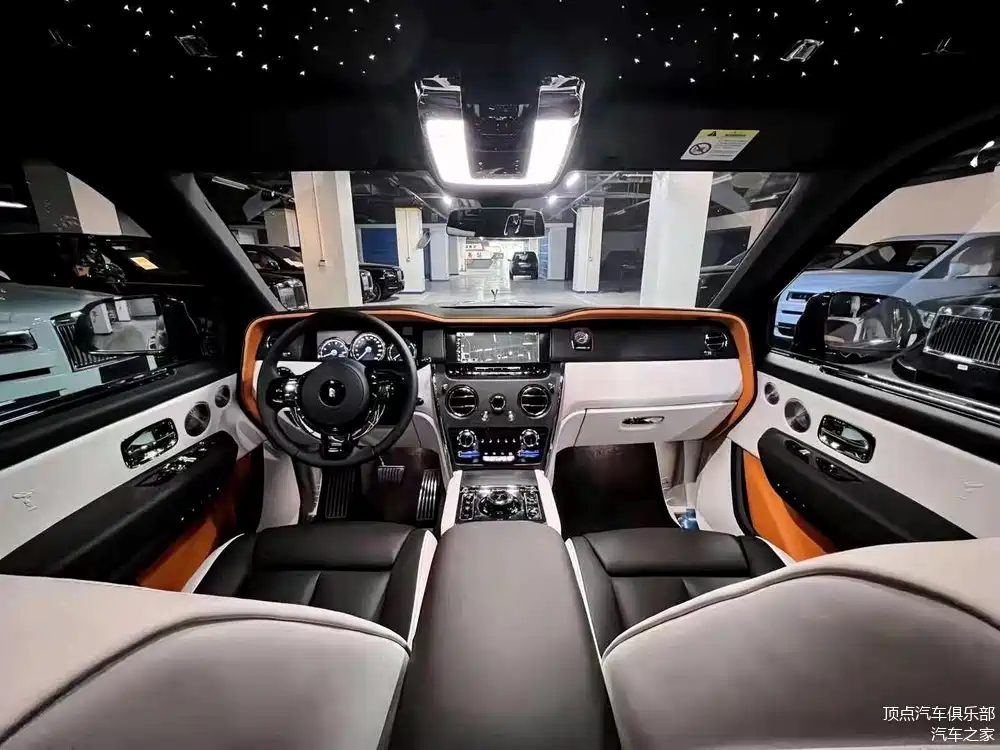 劳斯莱斯库里南 深翡翠绿 优雅三色内饰